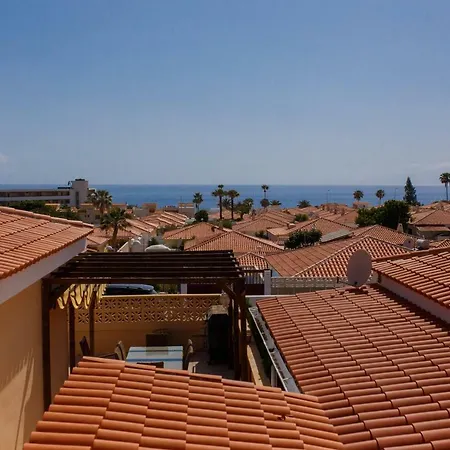 Claire * Callao Salvaje