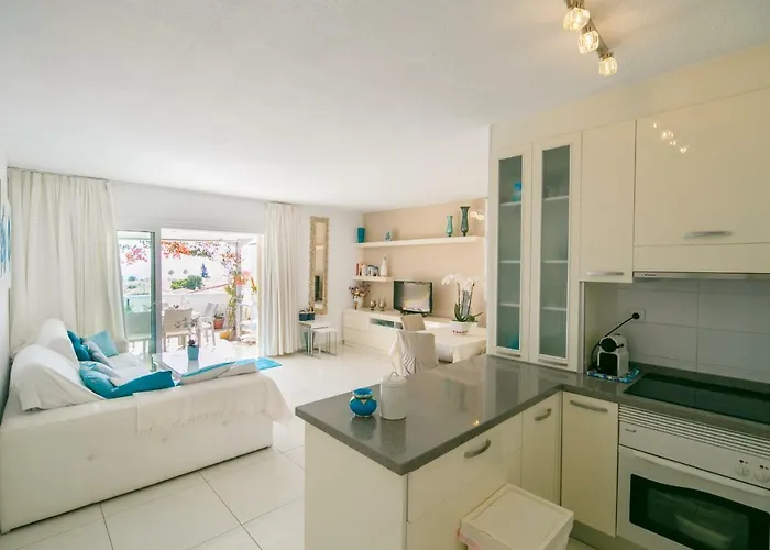 Claire Nyaraló Callao Salvaje